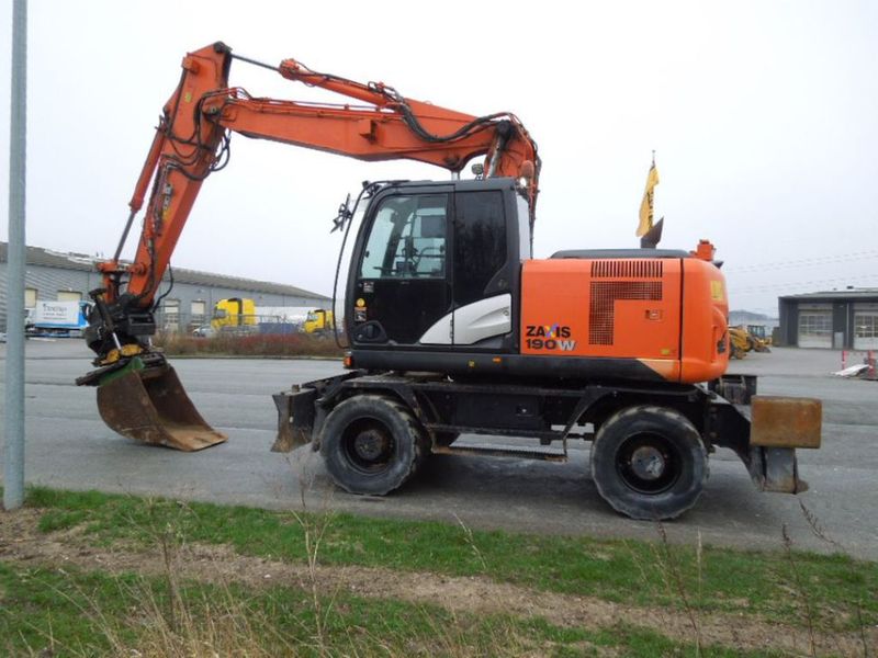 Аренда колесного экскаватора HITACHI ZX190W